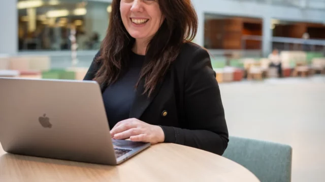 Sylvia_Leclerc_-_Langue_des_signes_-_sbastien_roberty_80